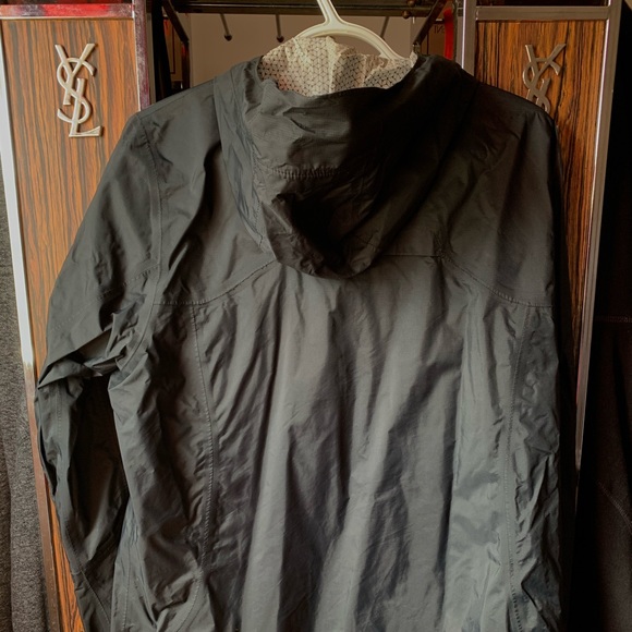 Columbia Rain Jacket - Picture 4 of 4